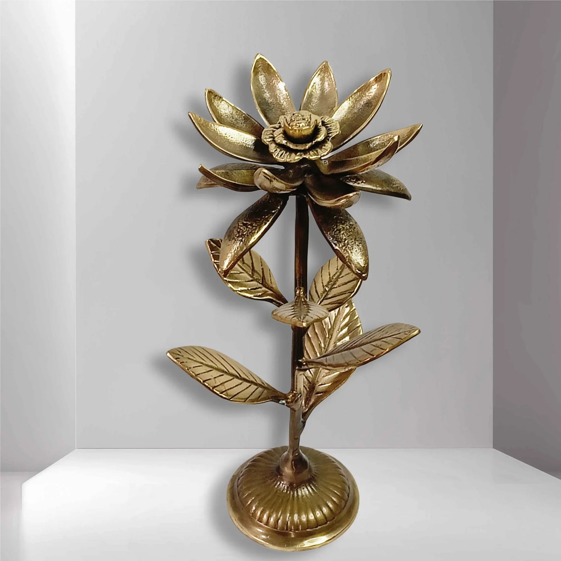 Ekanta Kamal – Handcrafted Brass Lotus Decor