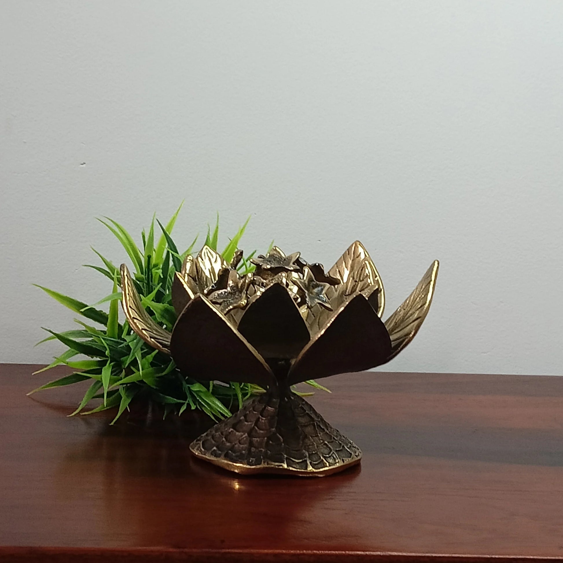 Lotus – Handcrafted Wooden Wall Décor