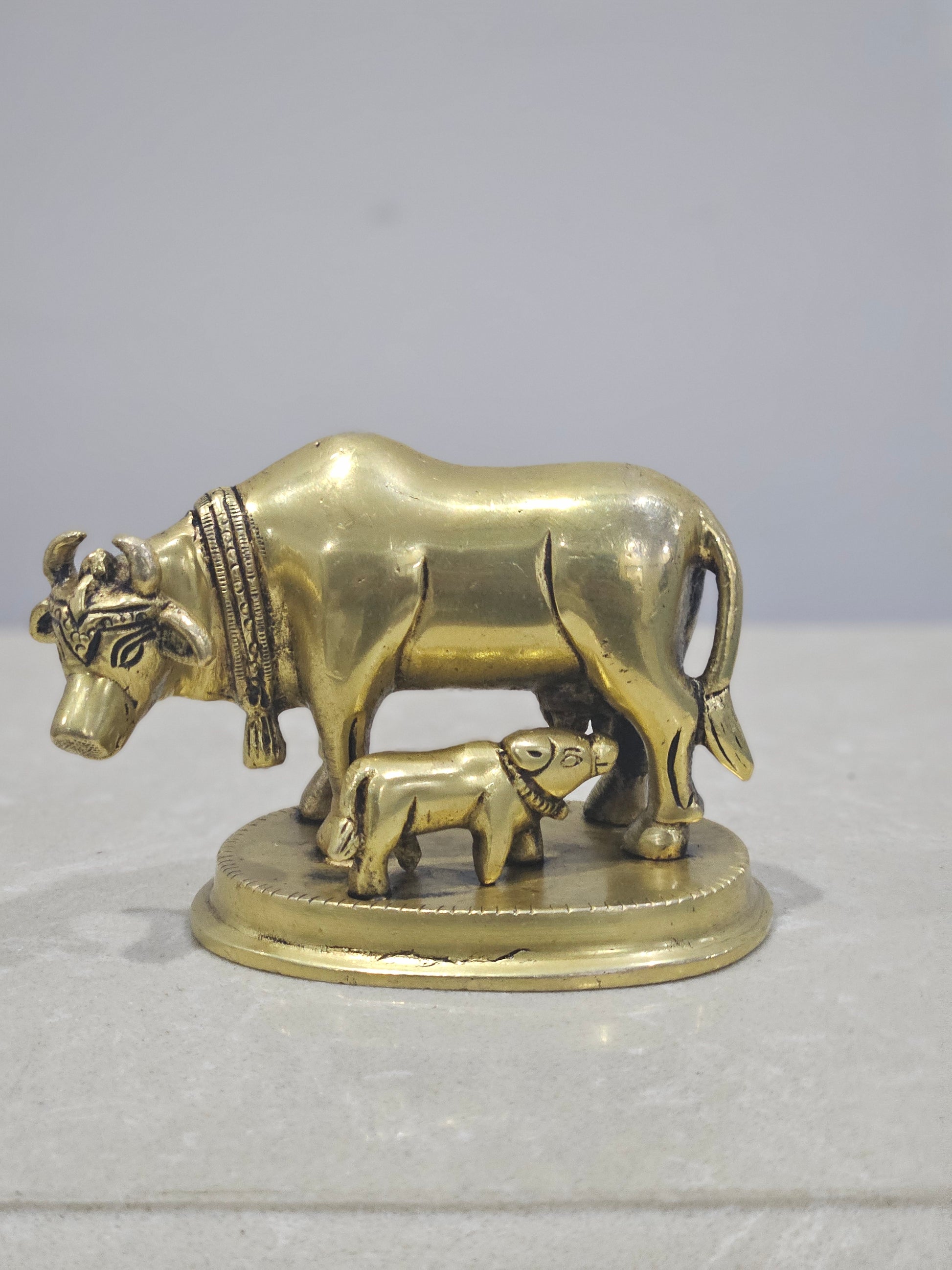 Kamdhenu Cow and Calf Idol Statue for Vastu Balancing, Brass Statue