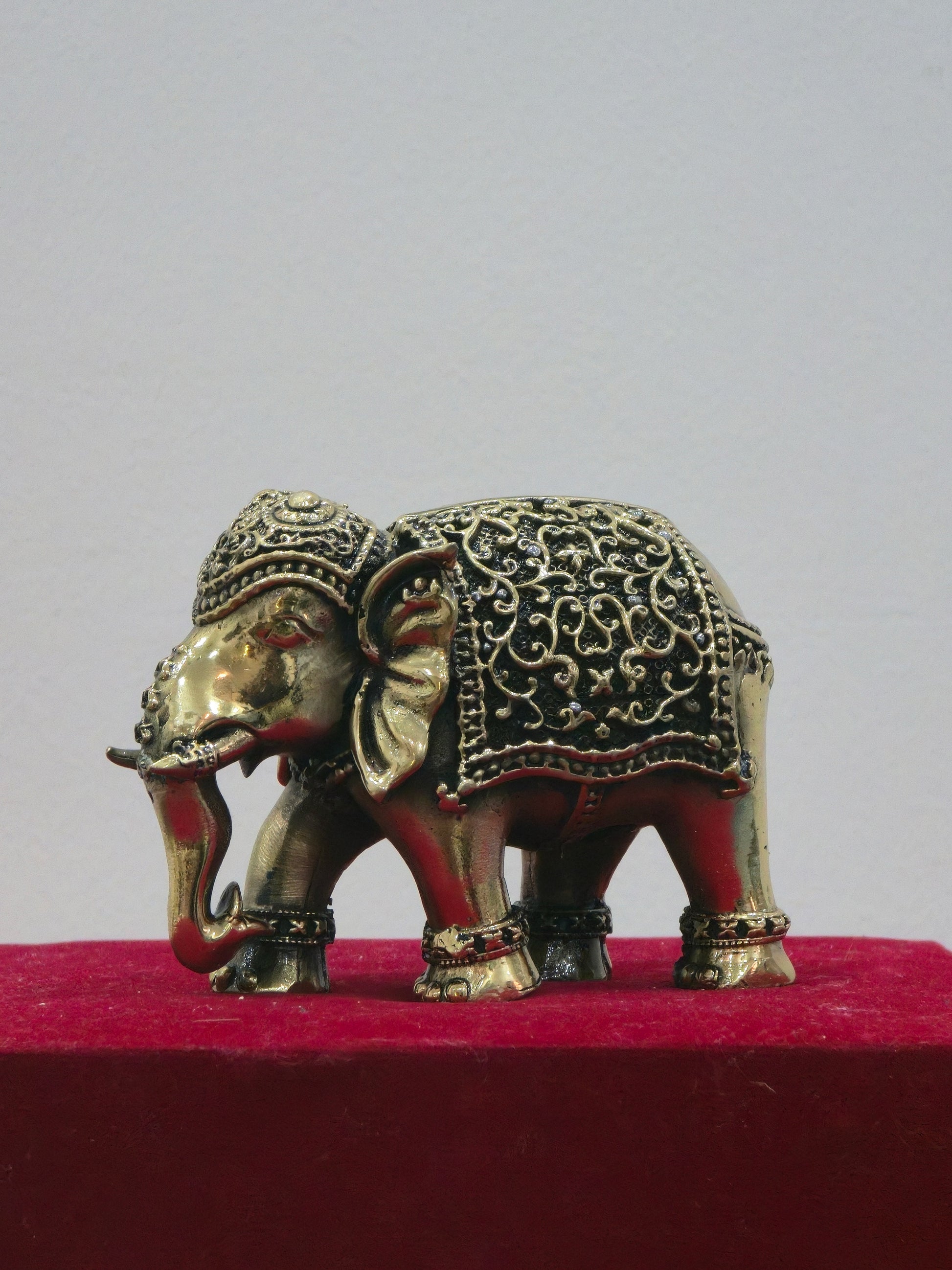 Big Maharaja Elephant with Upraised Trunk Vastu Hathi Good Luck Success Prosperity Gift
