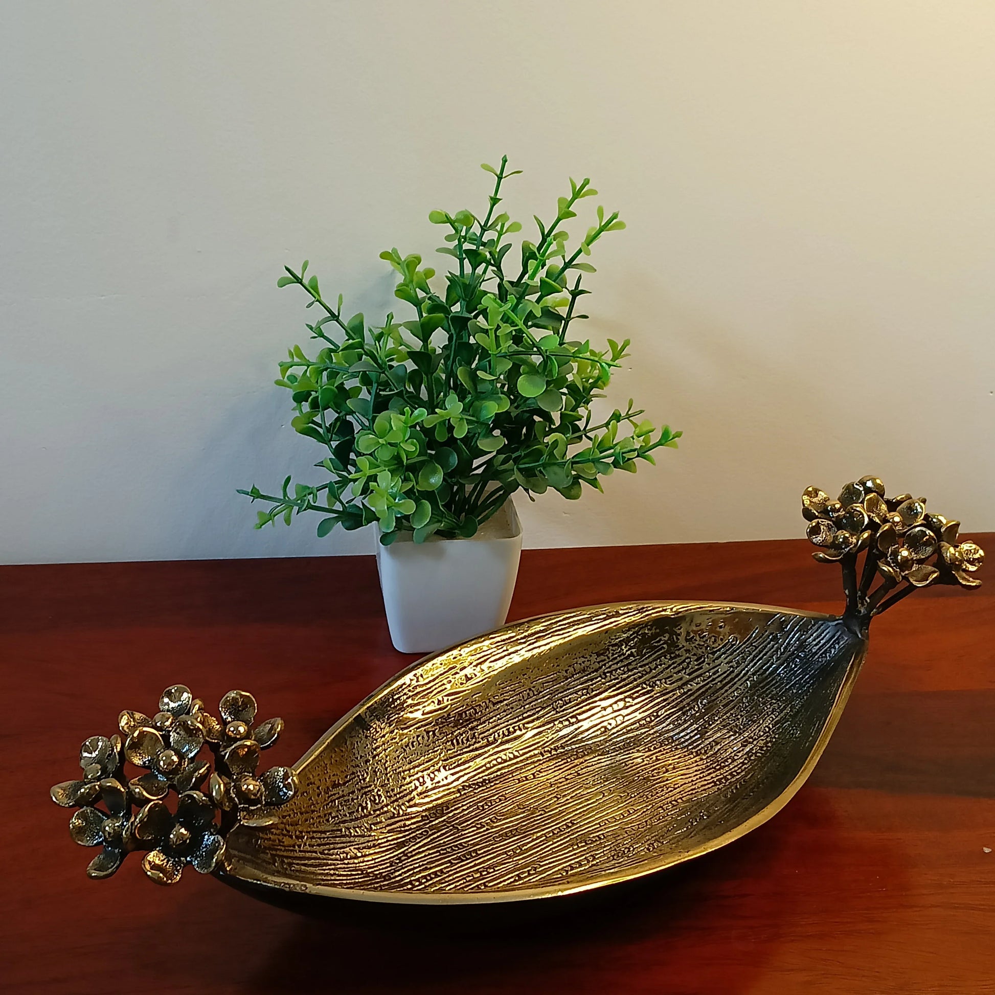 VrikshaPatra Thaal – Brass Leaf Platter